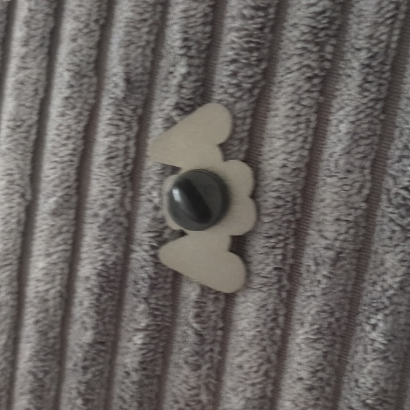 Authentic MARSHMELLO enamel pin - Picture 2 of 2